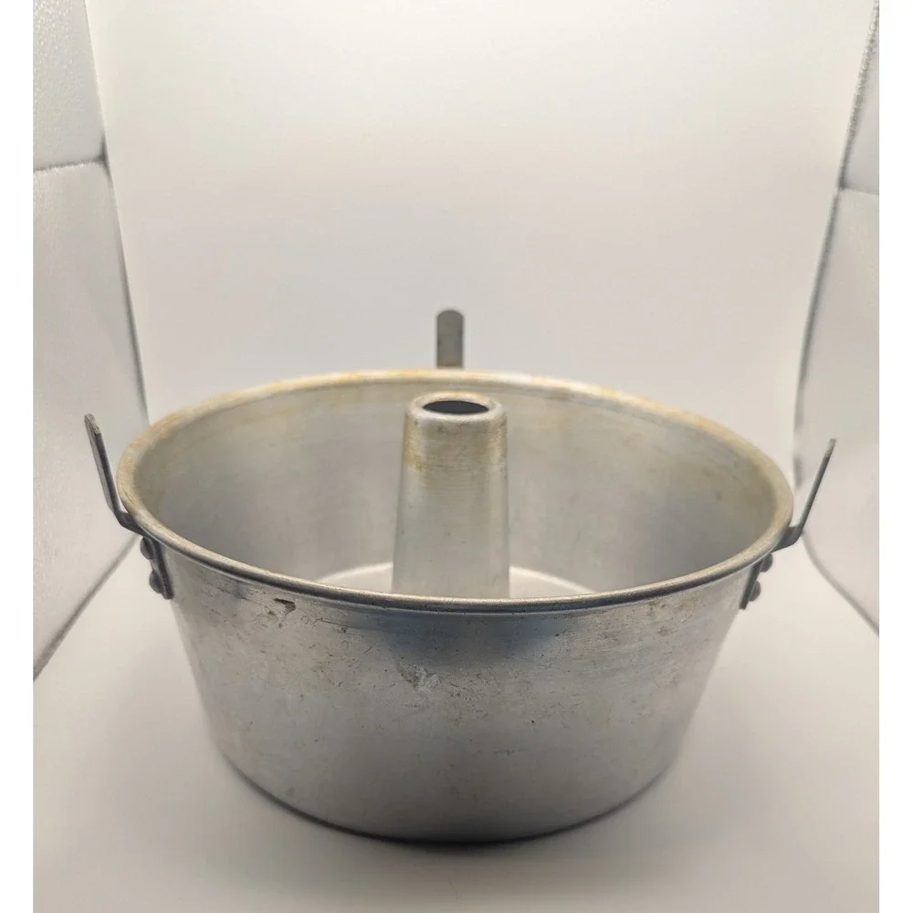 Walker Ware Vintage Aluminum Angel Food Tube Cake Pan 10x4